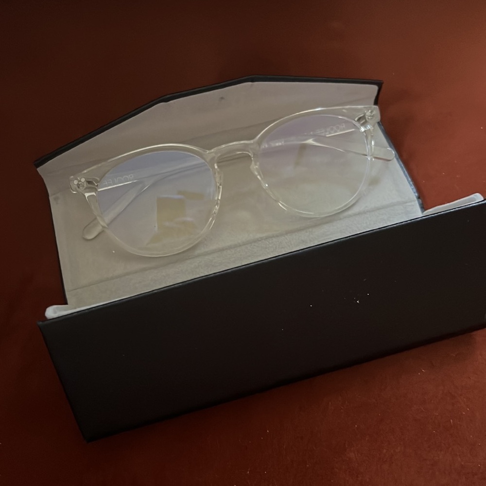 Roolee Bluelight Glasses with case!